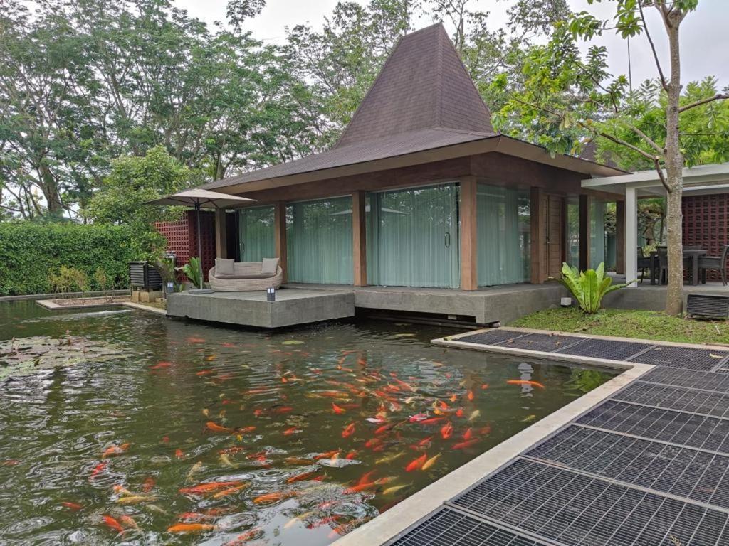 Djoglo Luxury Bungalow Wendit ภายนอก รูปภาพ